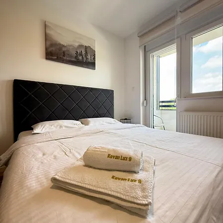 Kovan Lux 9 Apartament *